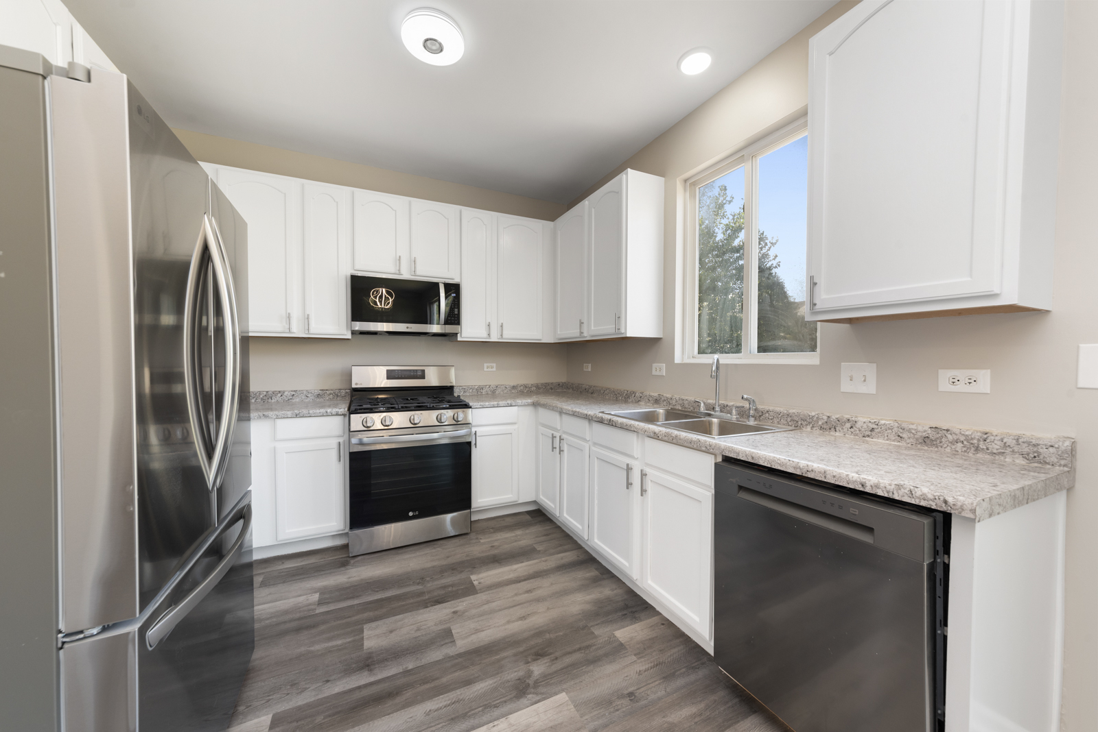 6407 Coyote Ridge Court