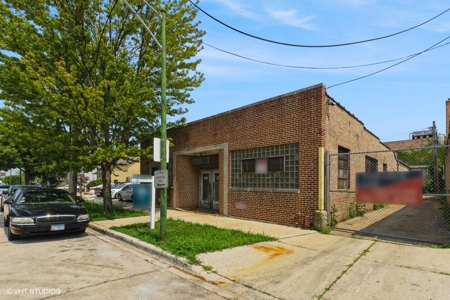 3957 N Normandy Avenue