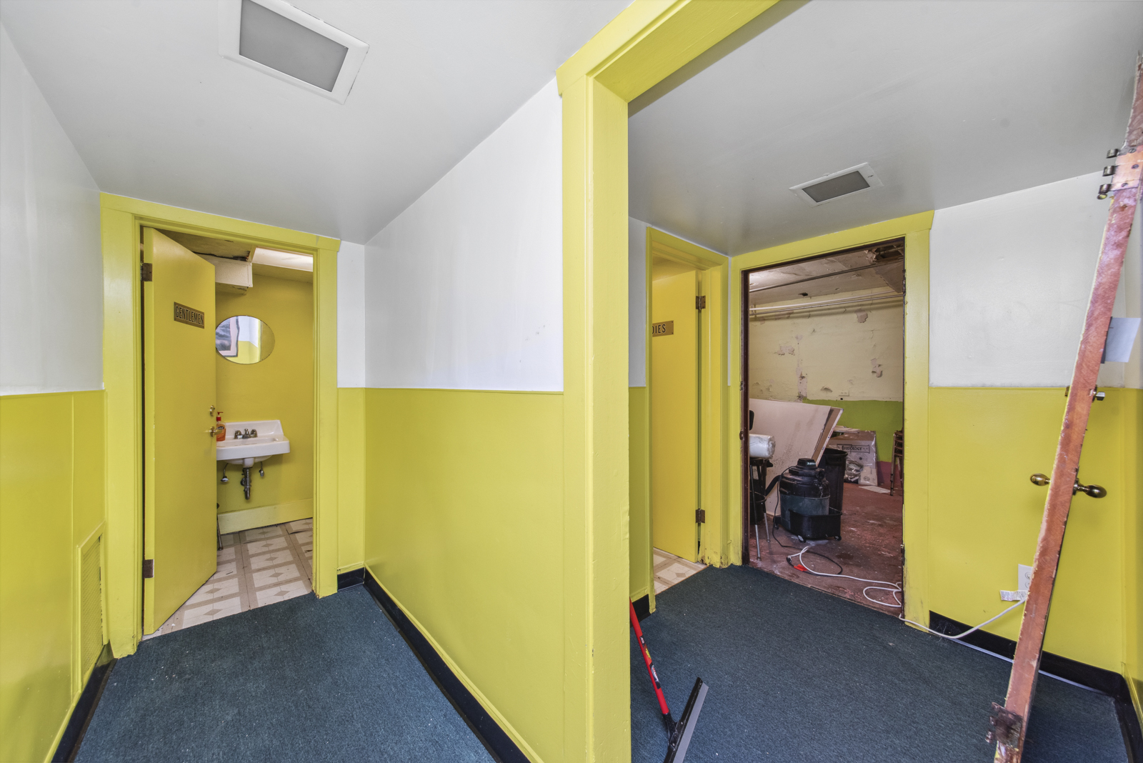 3330-3332 N Milwaukee Avenue