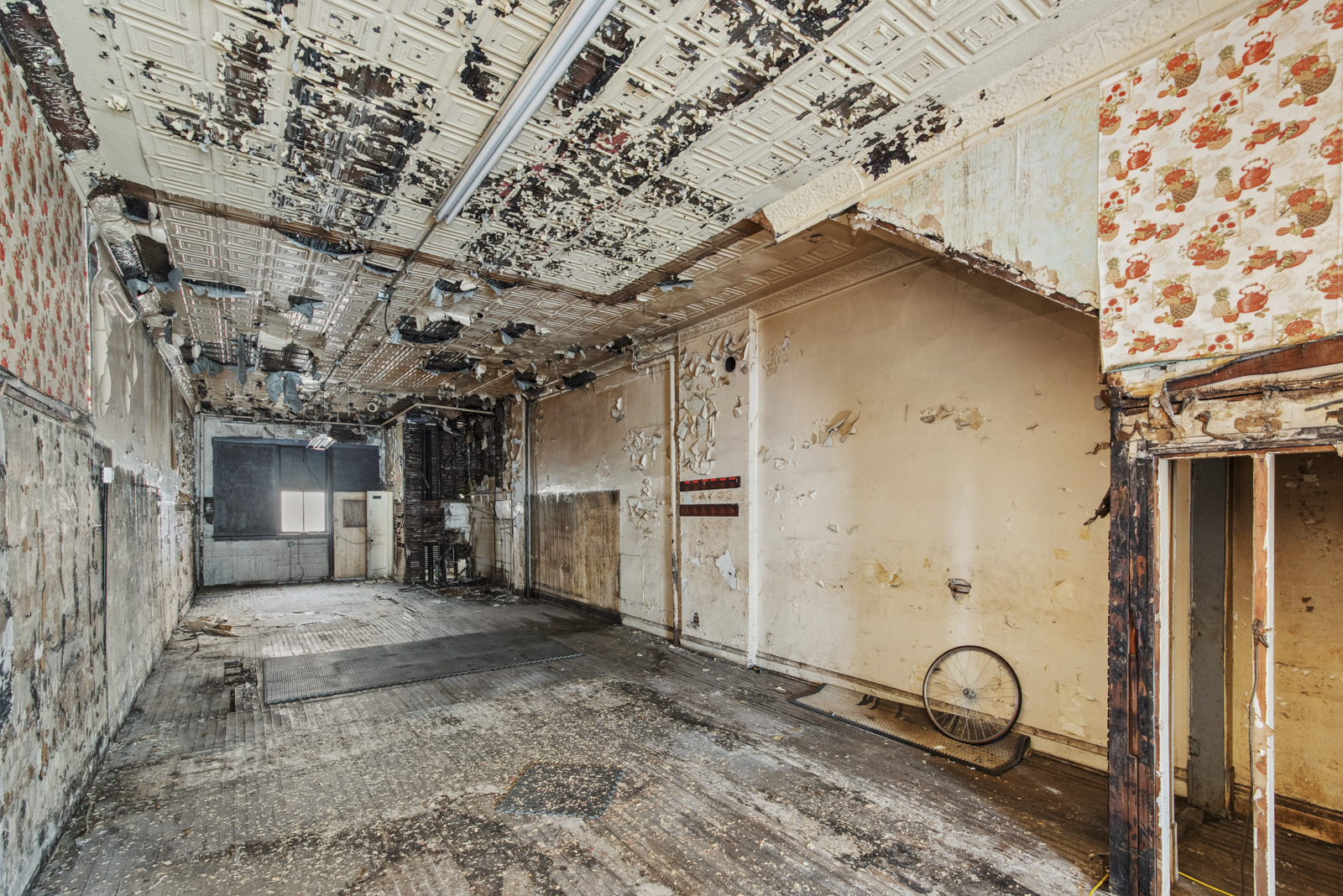 3330-3332 N Milwaukee Avenue