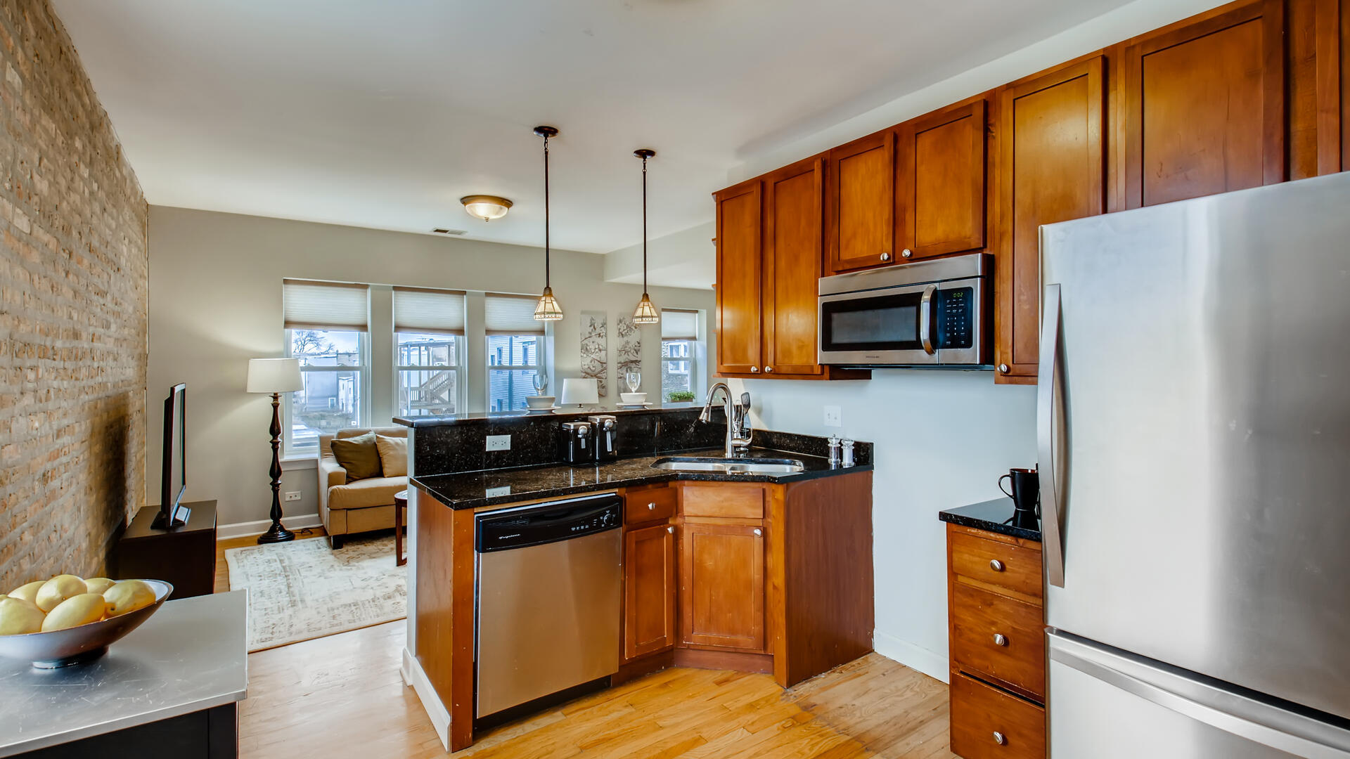 2342 W Granville Avenue Unit: 3