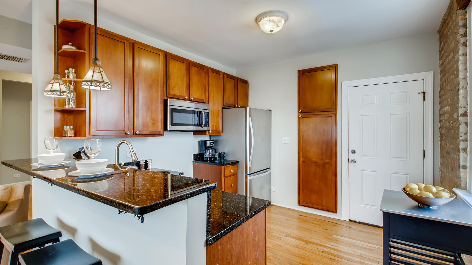 2342 W Granville Avenue Unit: 3