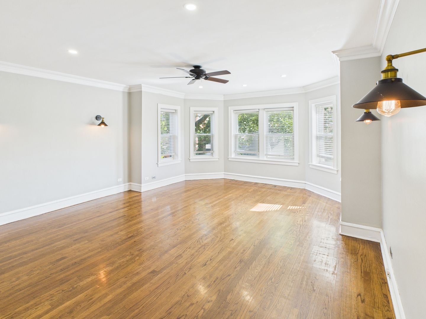 1030 N Austin Boulevard Unit: 2N