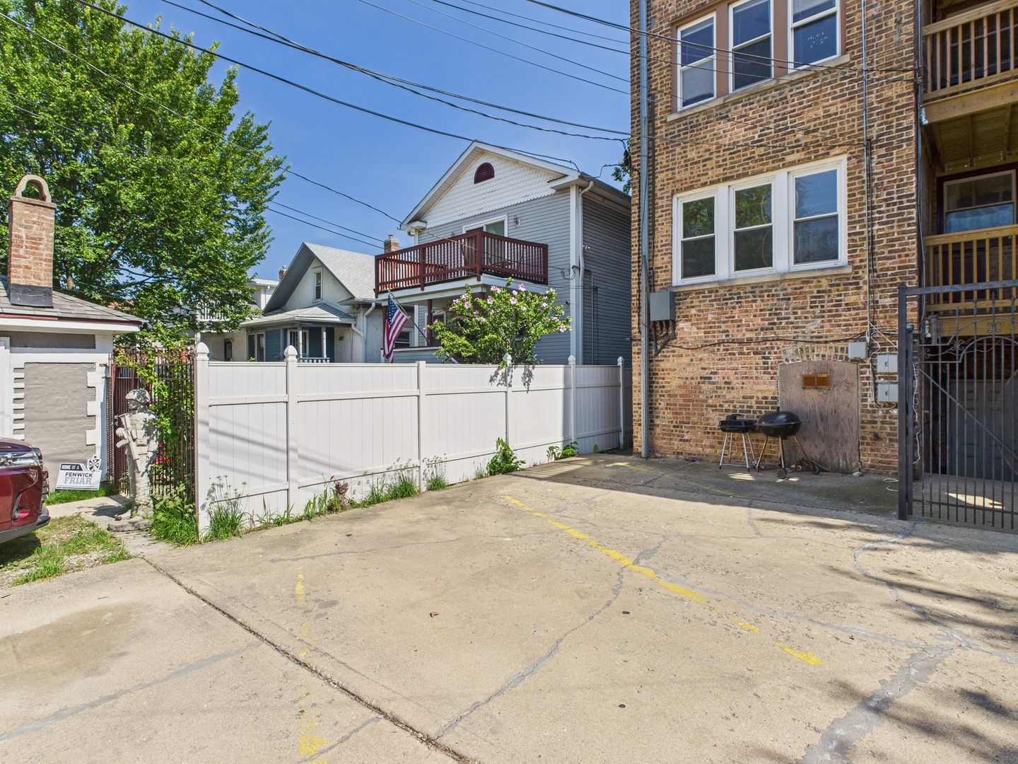 1030 N Austin Boulevard Unit: 2N