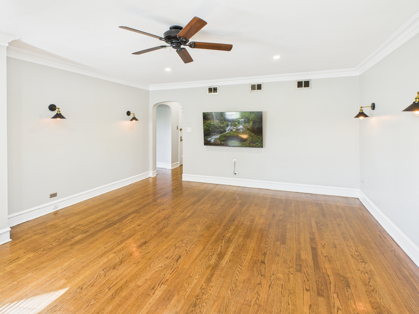 1030 N Austin Boulevard Unit: 2N