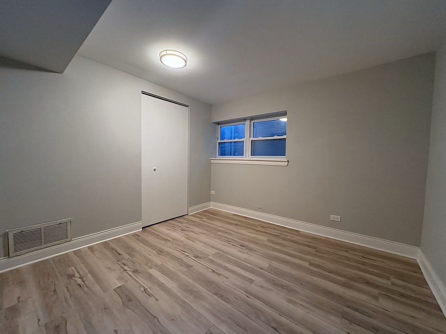 5206 W Eddy Street Unit: G