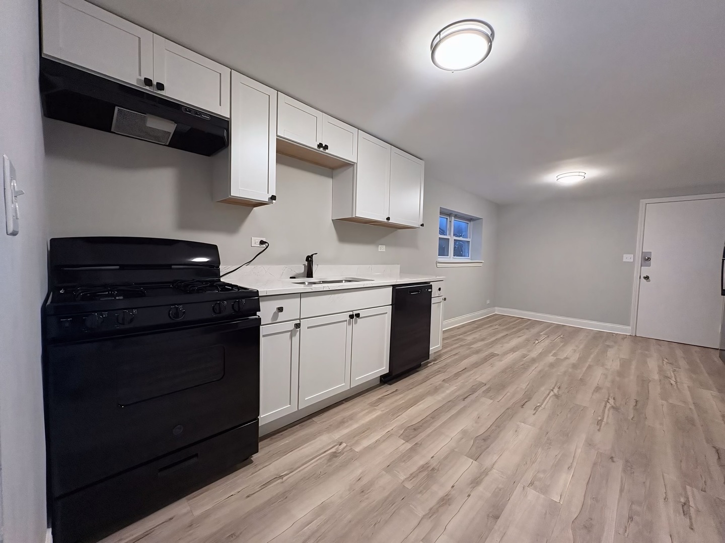 5206 W Eddy Street Unit: G