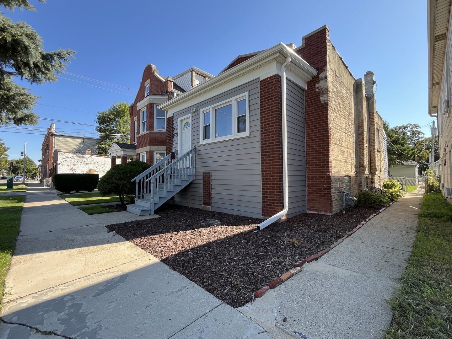 2613 Highland Avenue