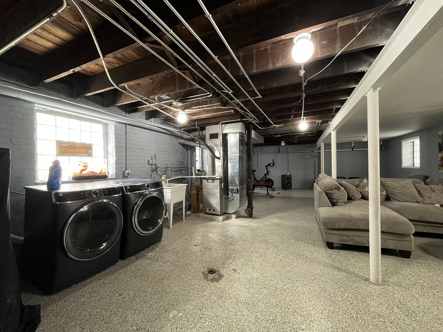 2613 Highland Avenue