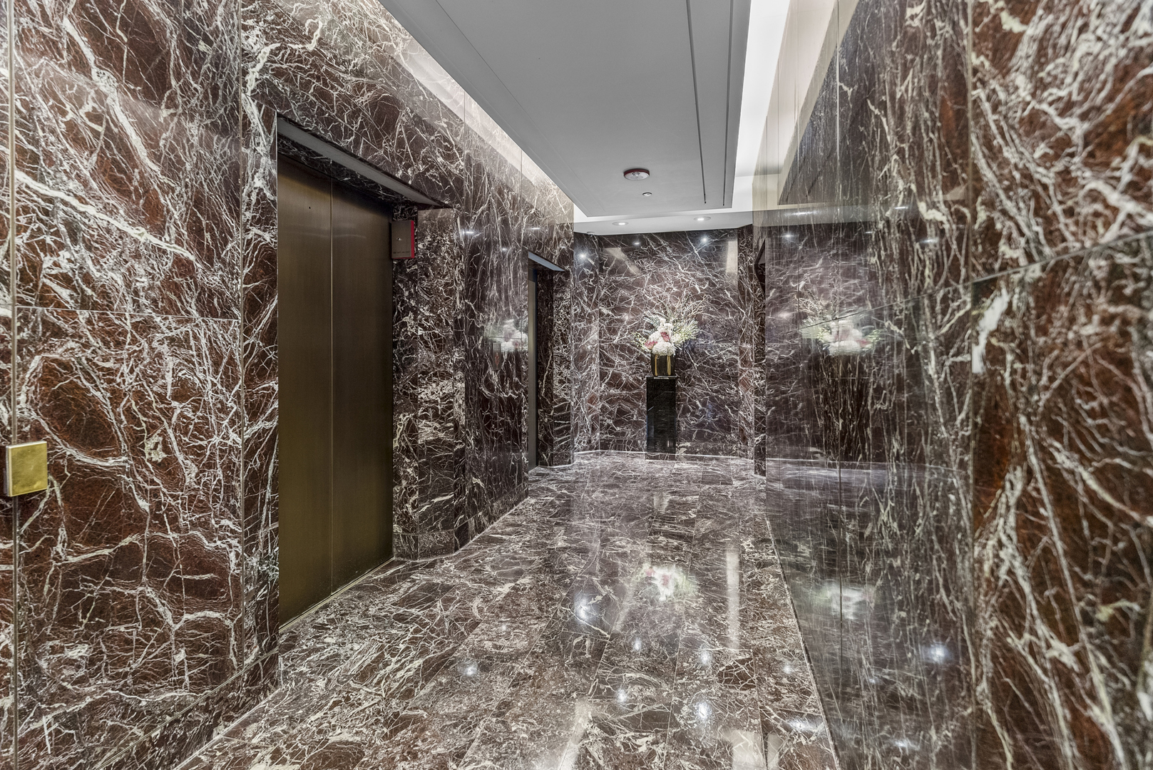 950 N Michigan Avenue Unit: 37F