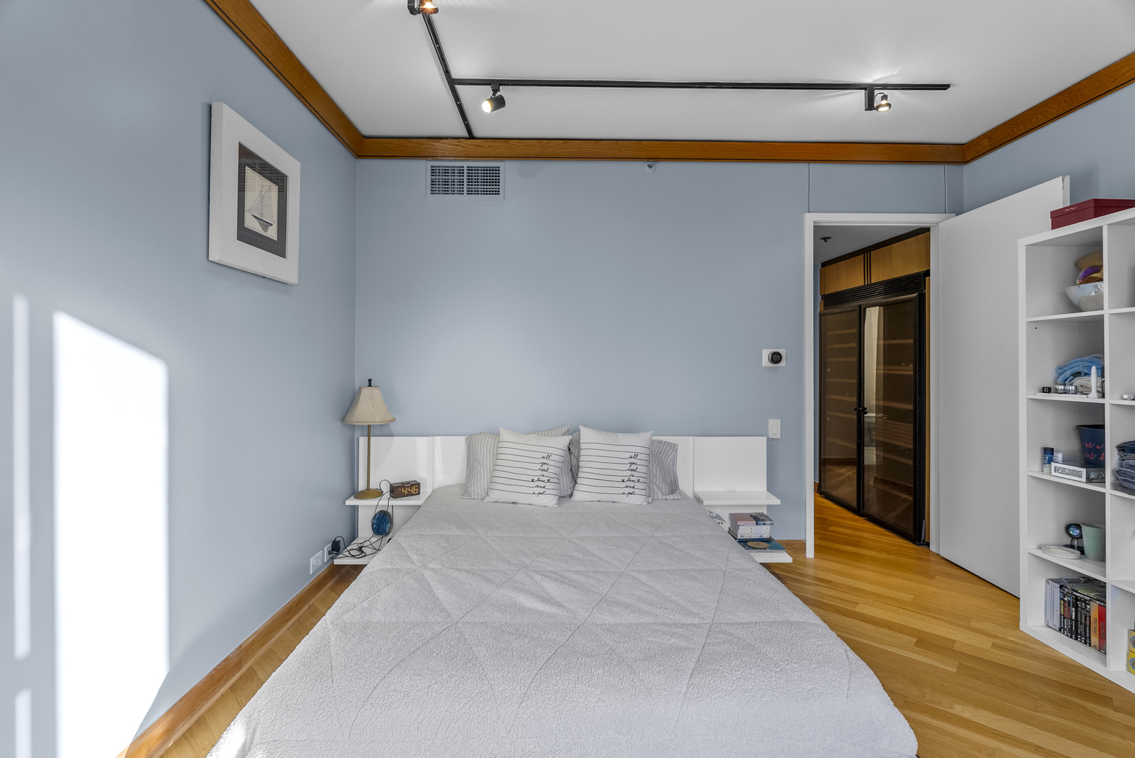 950 N Michigan Avenue Unit: 37F