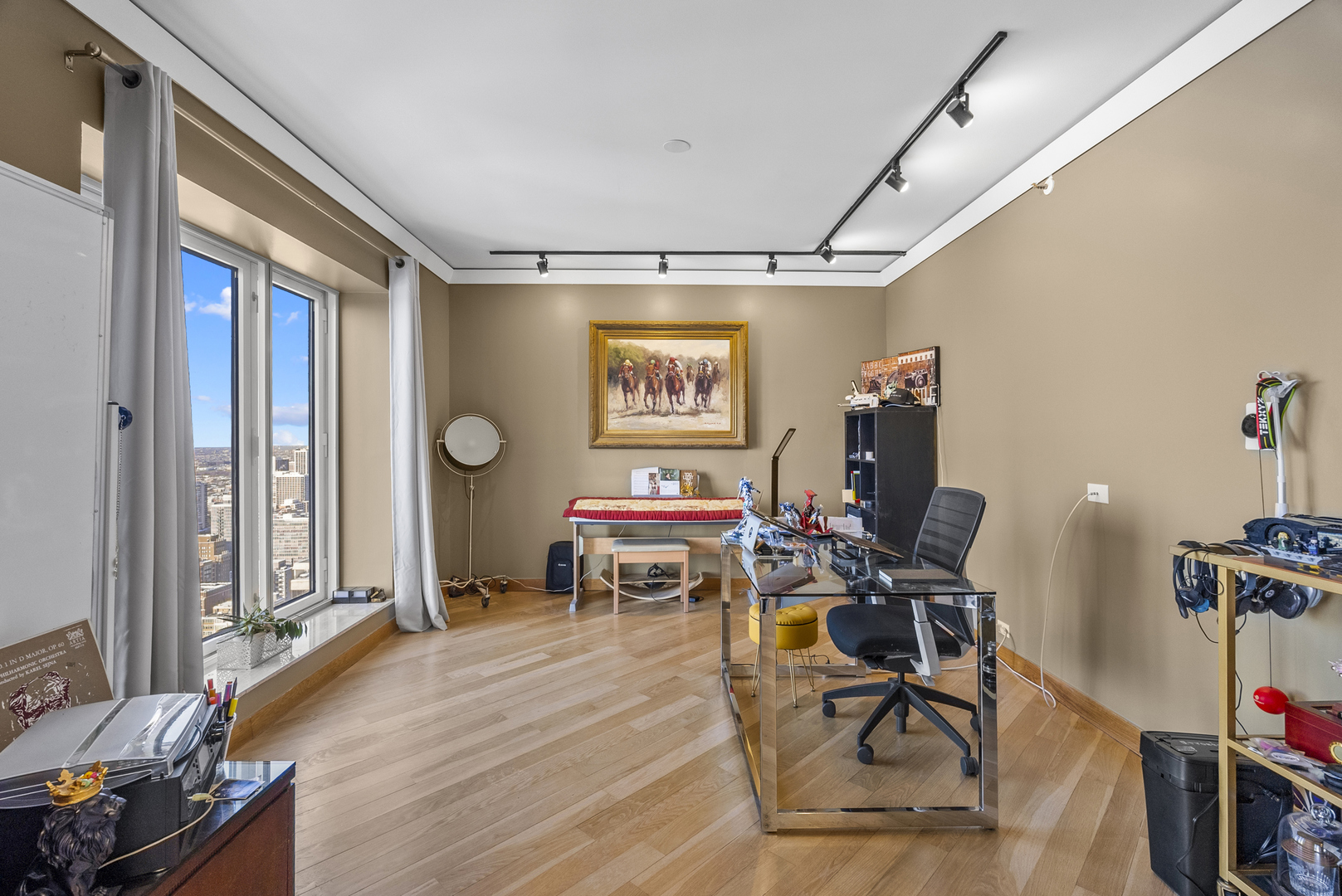 950 N Michigan Avenue Unit: 37F
