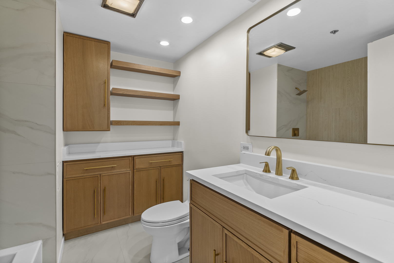 950 N Michigan Avenue Unit: 37F