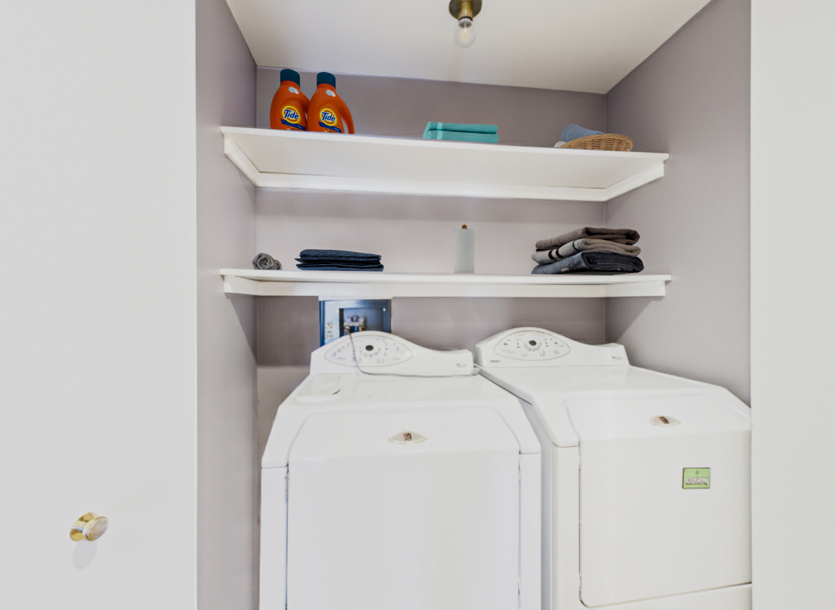 950 N Michigan Avenue Unit: 37F