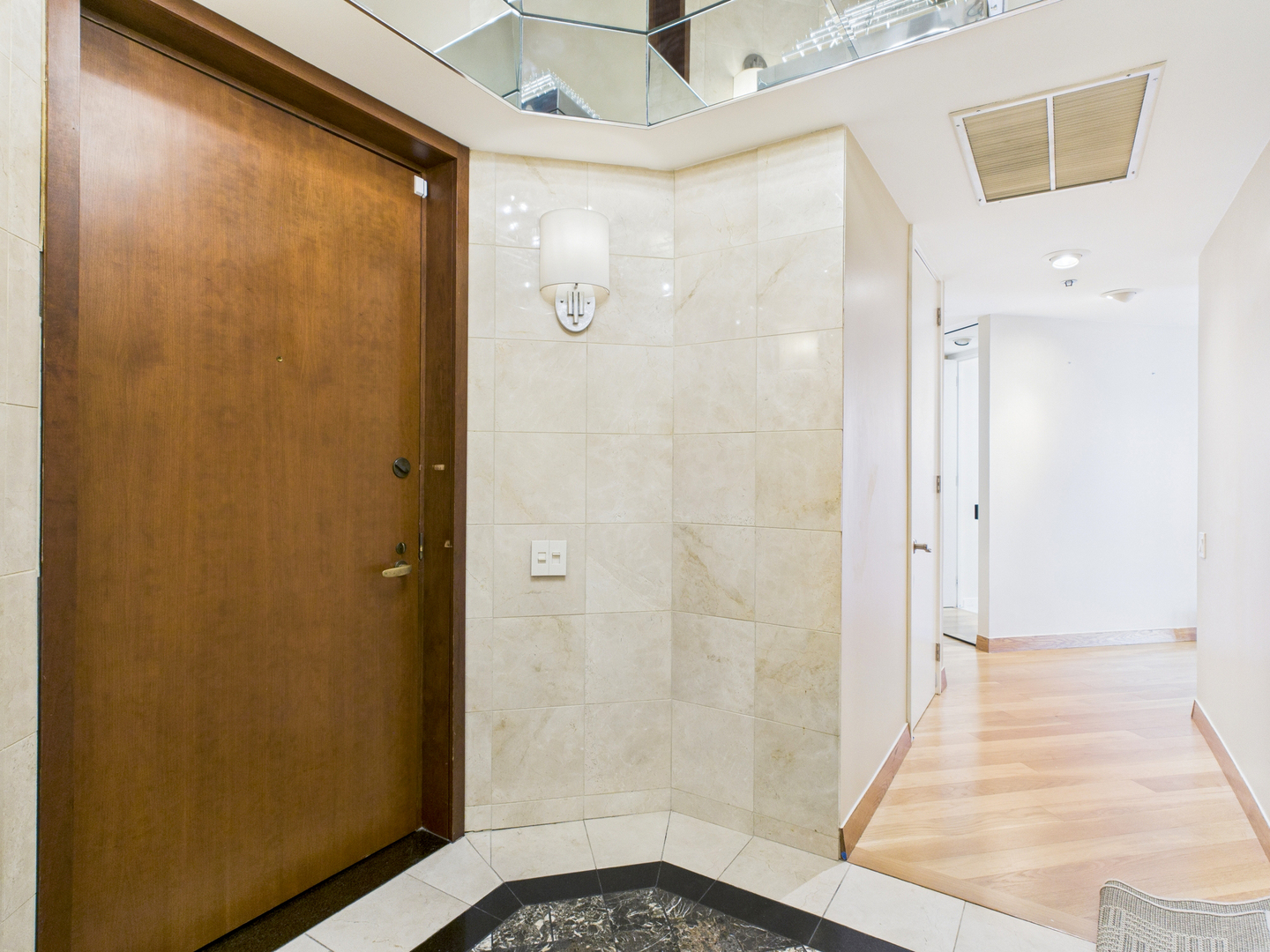 950 N Michigan Avenue Unit: 37F