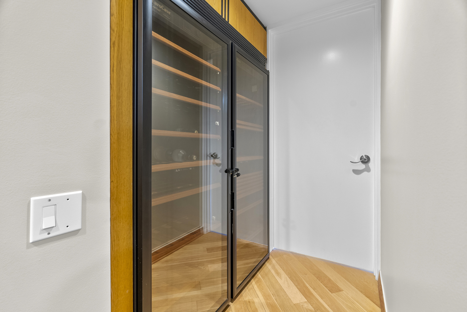 950 N Michigan Avenue Unit: 37F