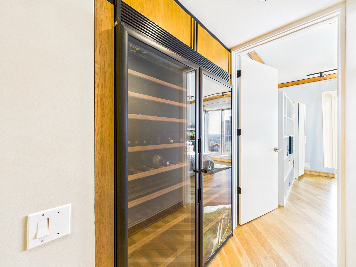 950 N Michigan Avenue Unit: 37F