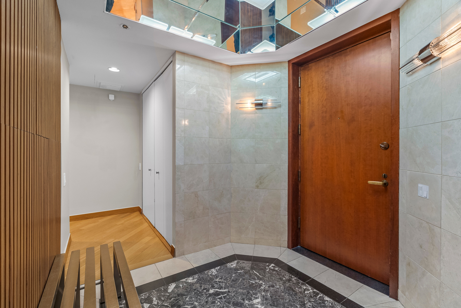 950 N Michigan Avenue Unit: 37F