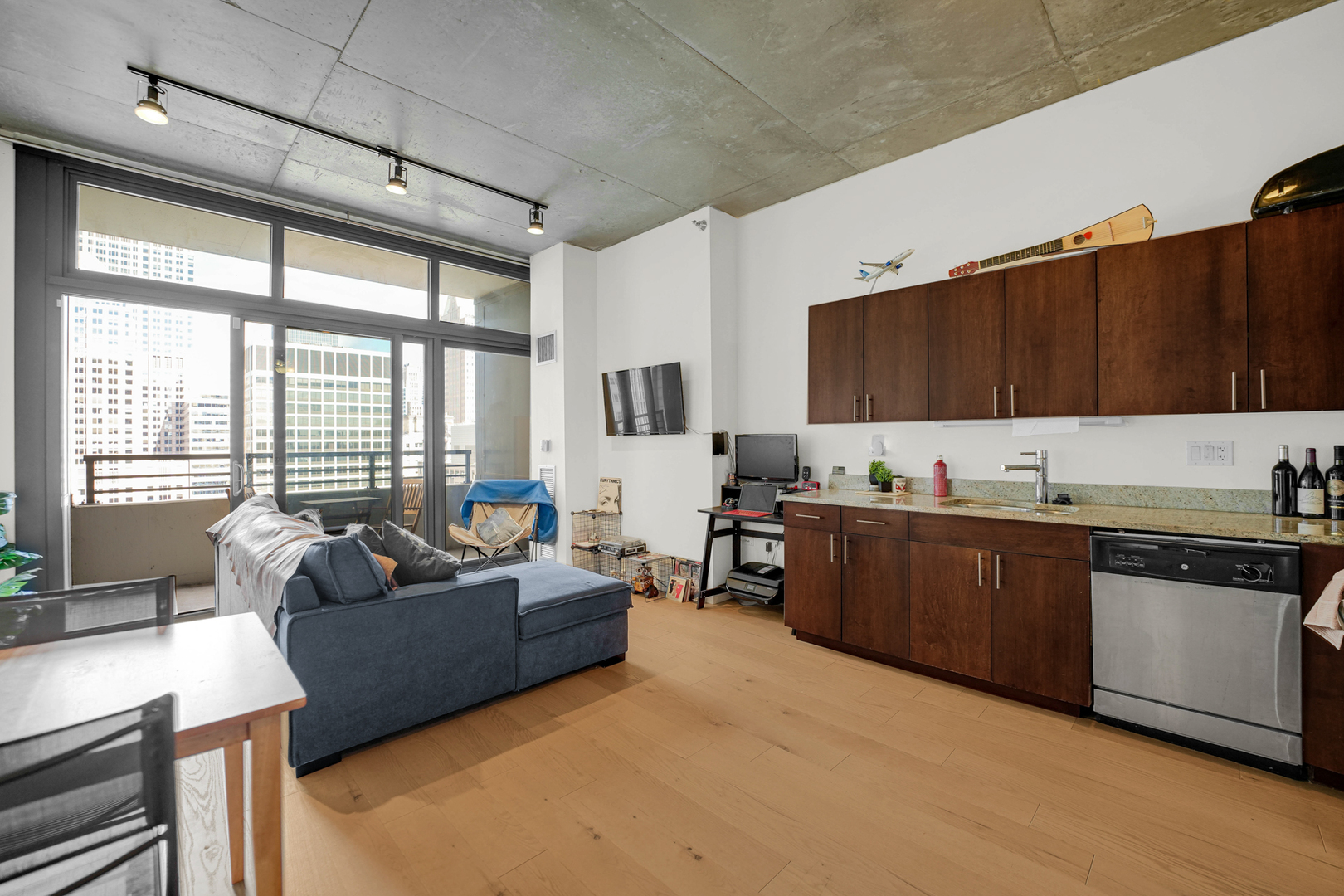 235 W VAN BUREN Street Unit: 2721