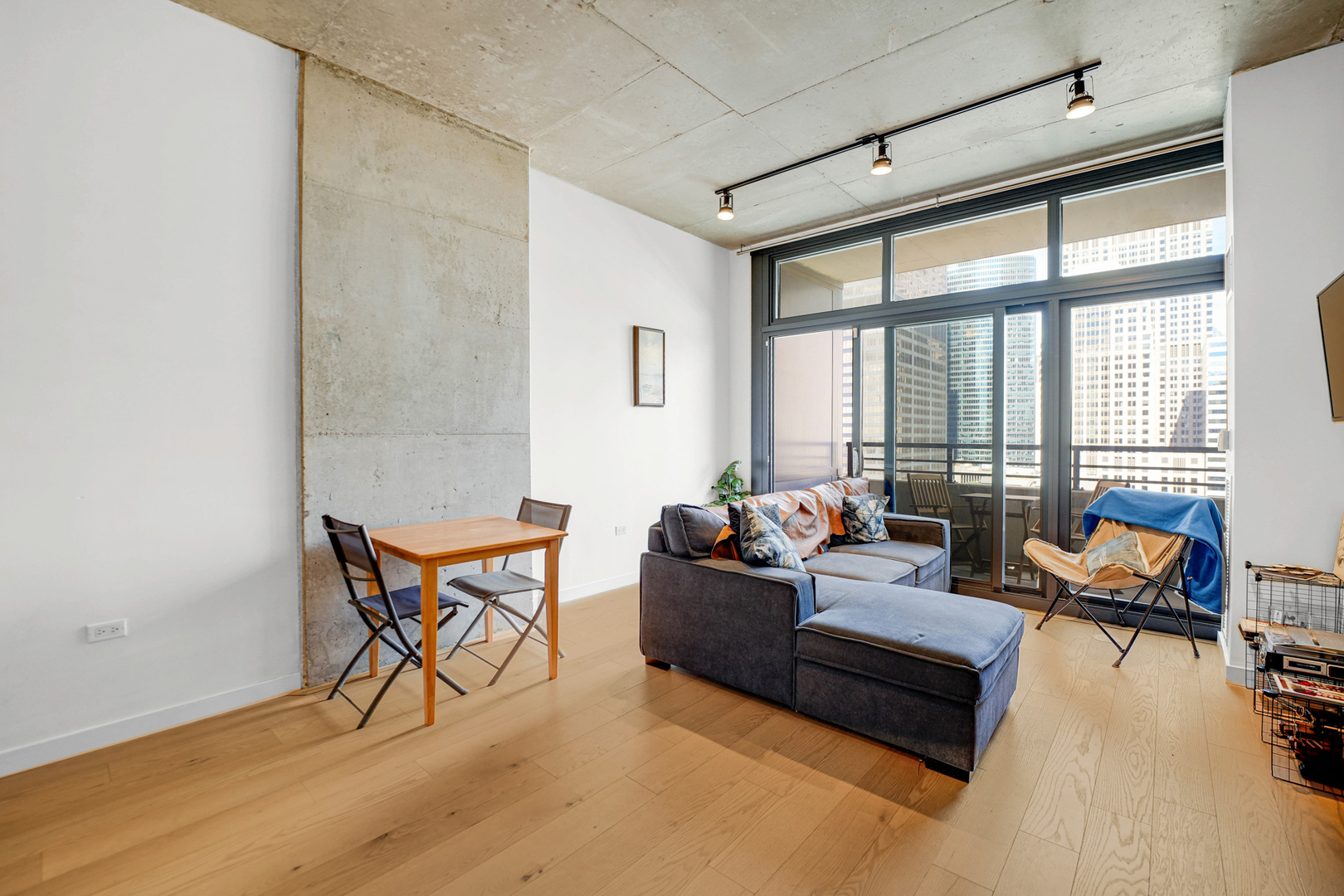 235 W VAN BUREN Street Unit: 2721