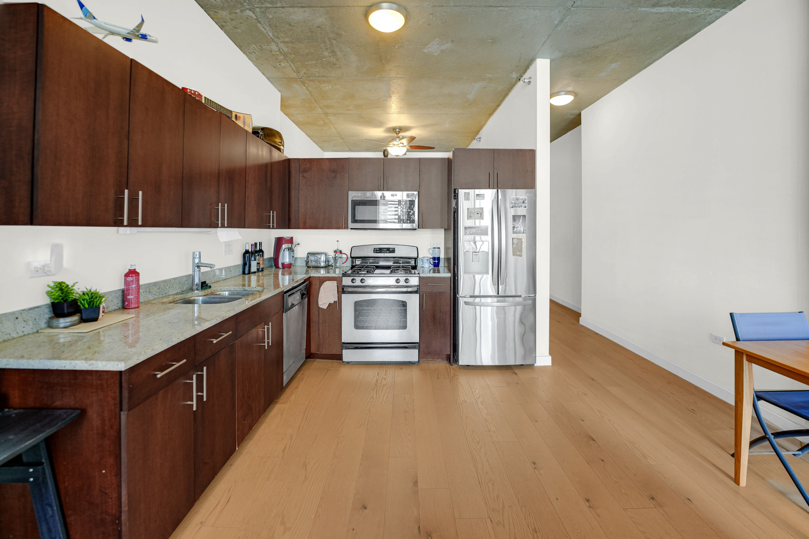 235 W VAN BUREN Street Unit: 2721