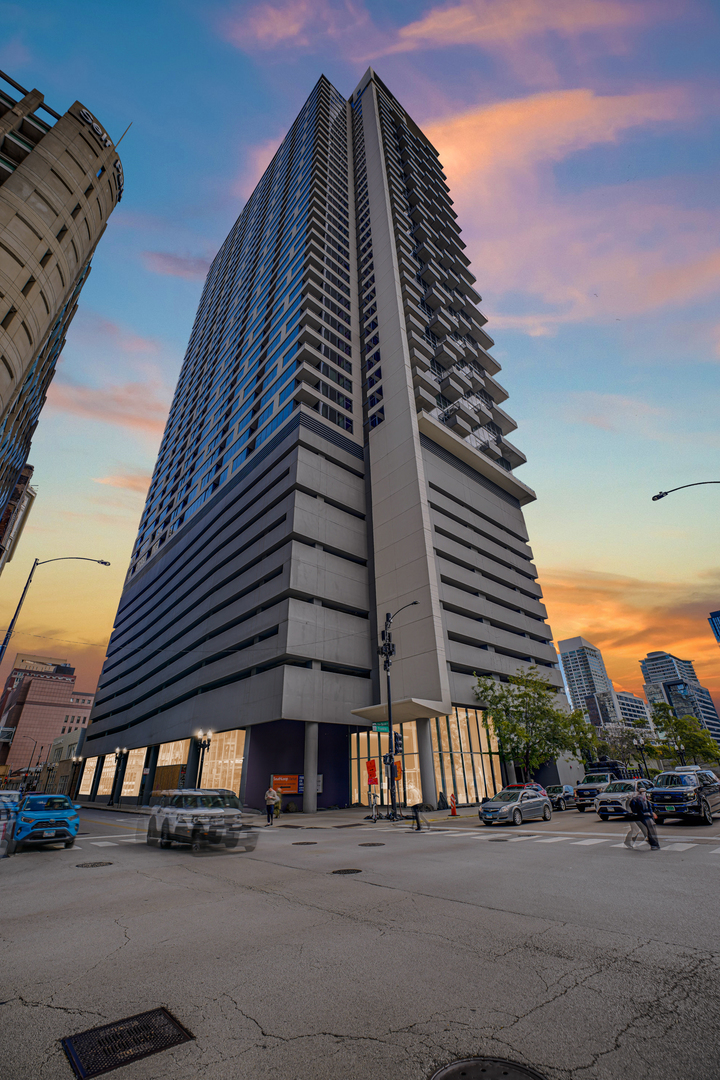 235 W VAN BUREN Street Unit: 2721
