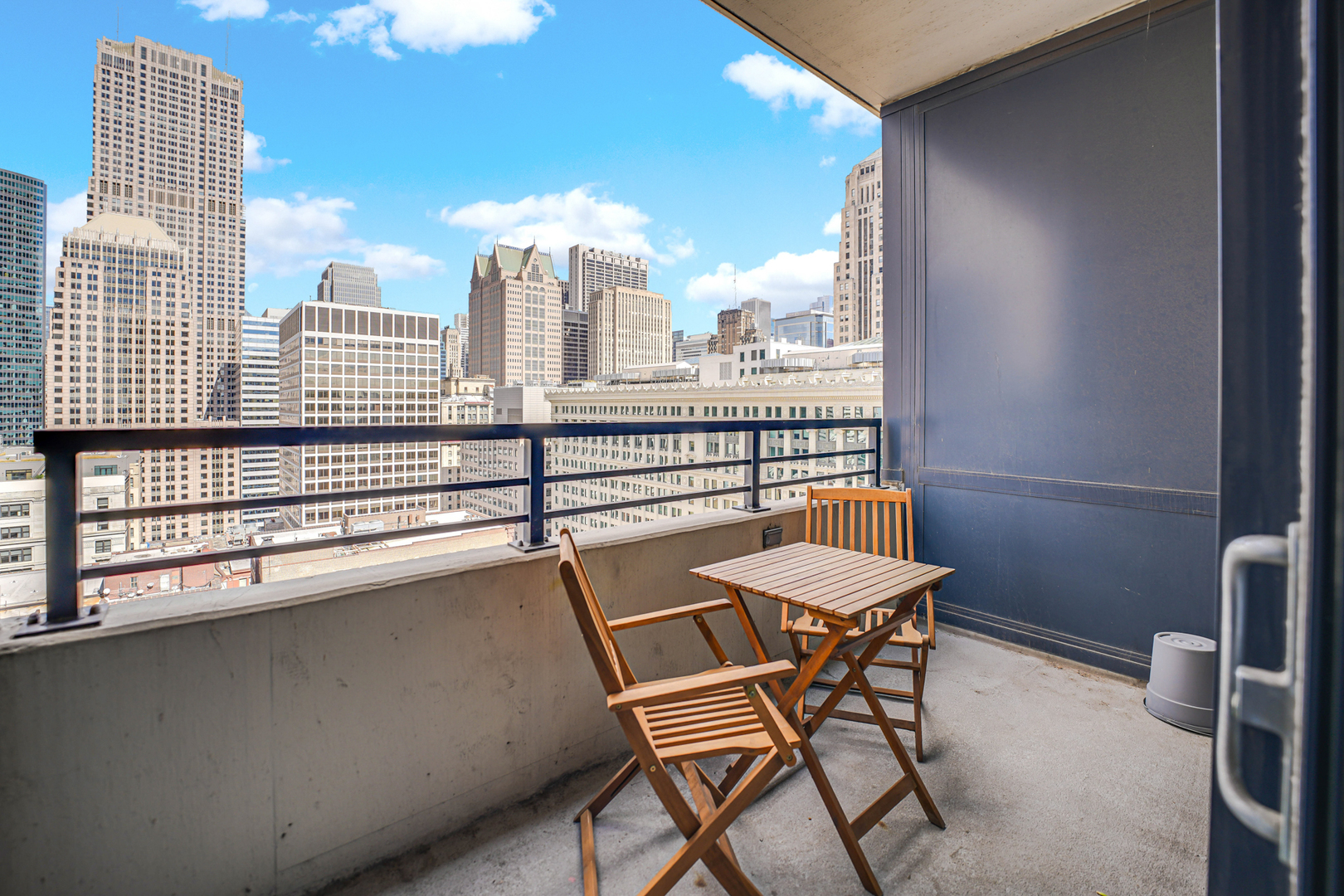 235 W VAN BUREN Street Unit: 2721