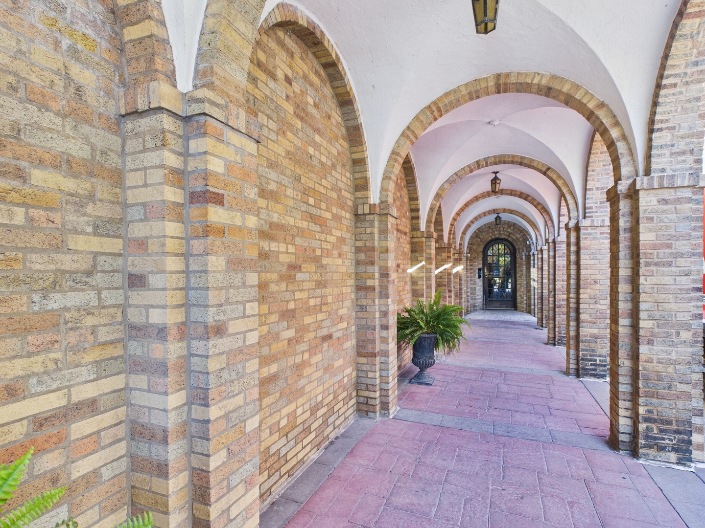 7321 S South Shore Dr Unit: 7D