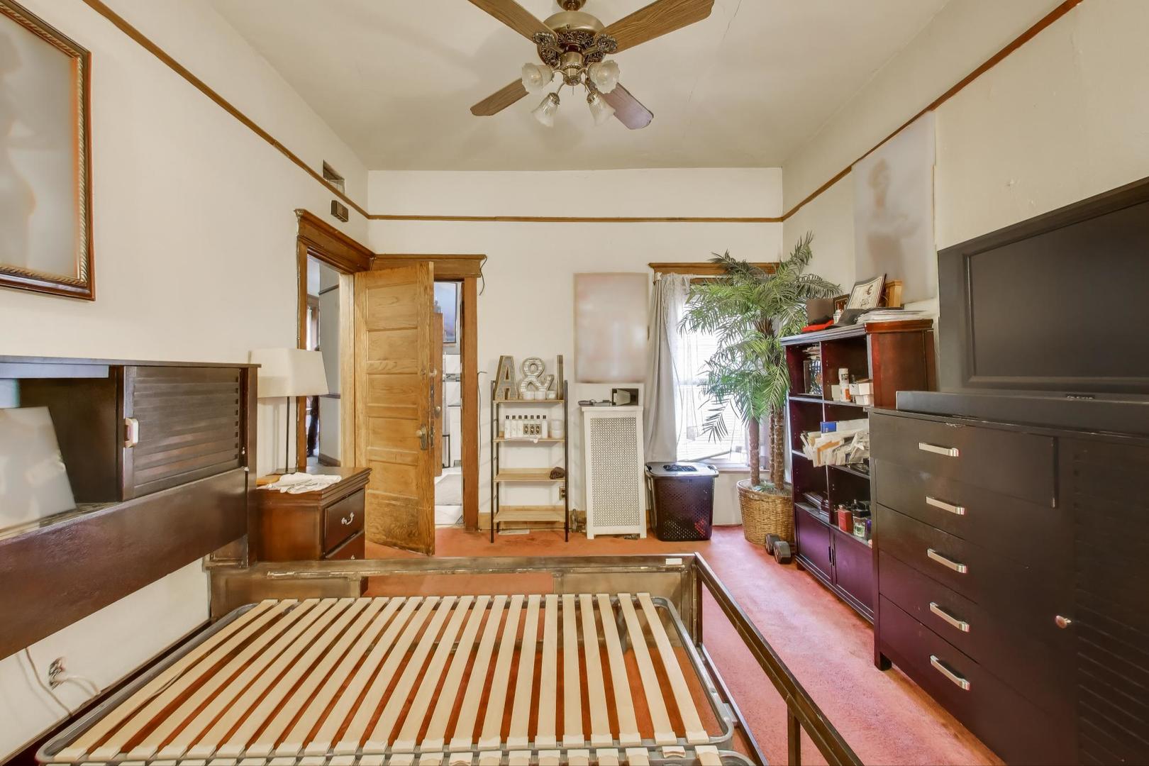 4507 S Michigan Avenue