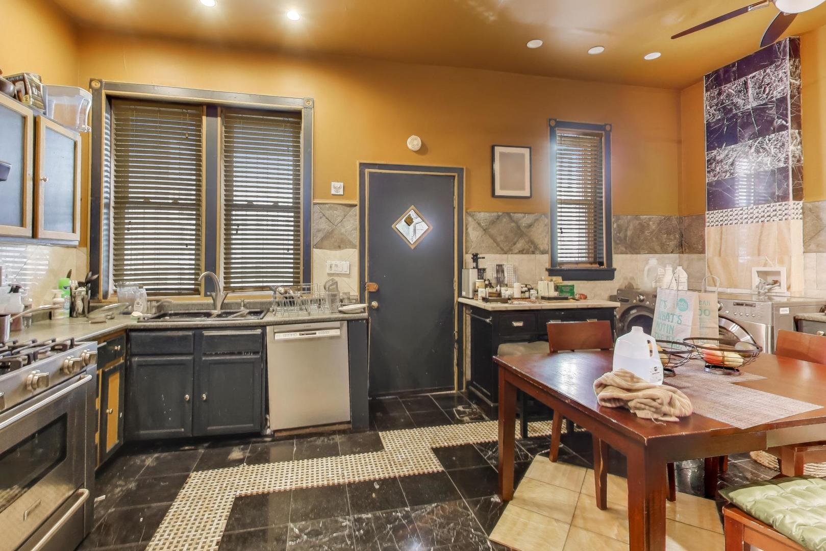 4507 S Michigan Avenue