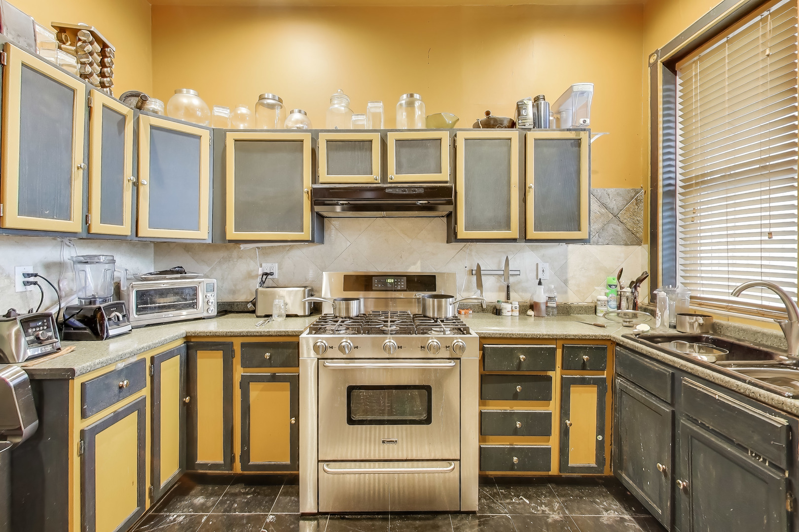 4507 S Michigan Avenue