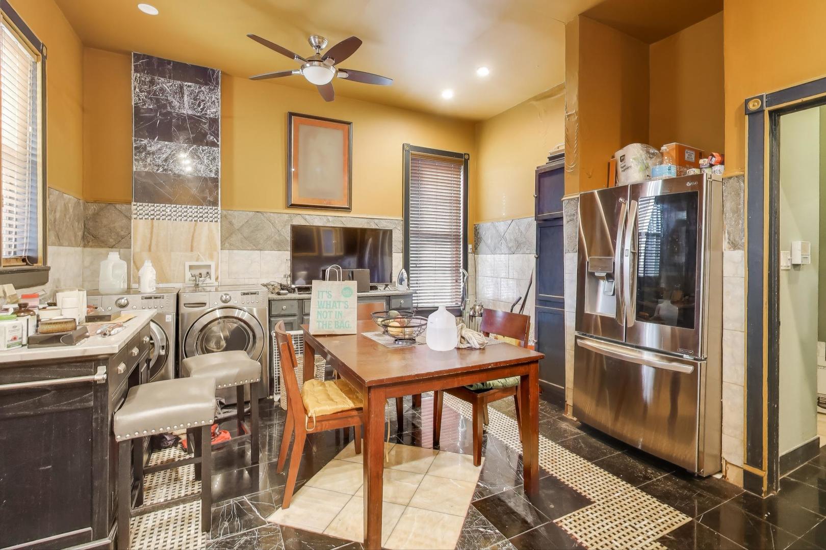 4507 S Michigan Avenue