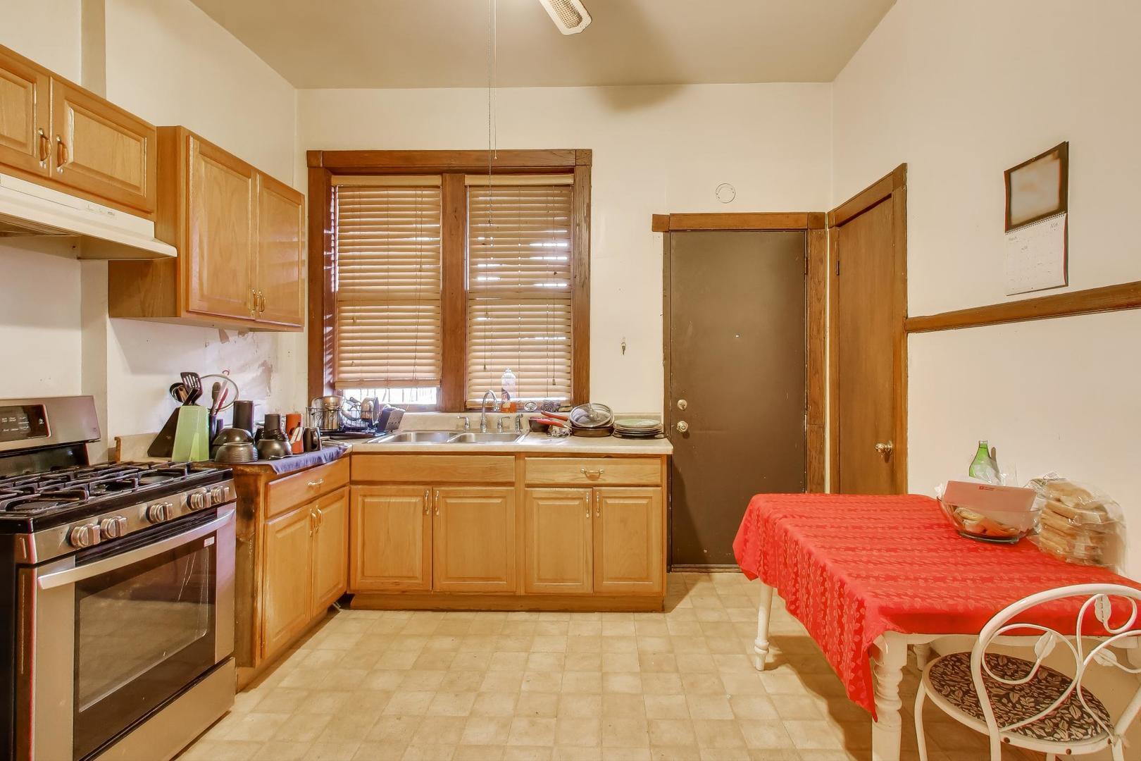 4507 S Michigan Avenue