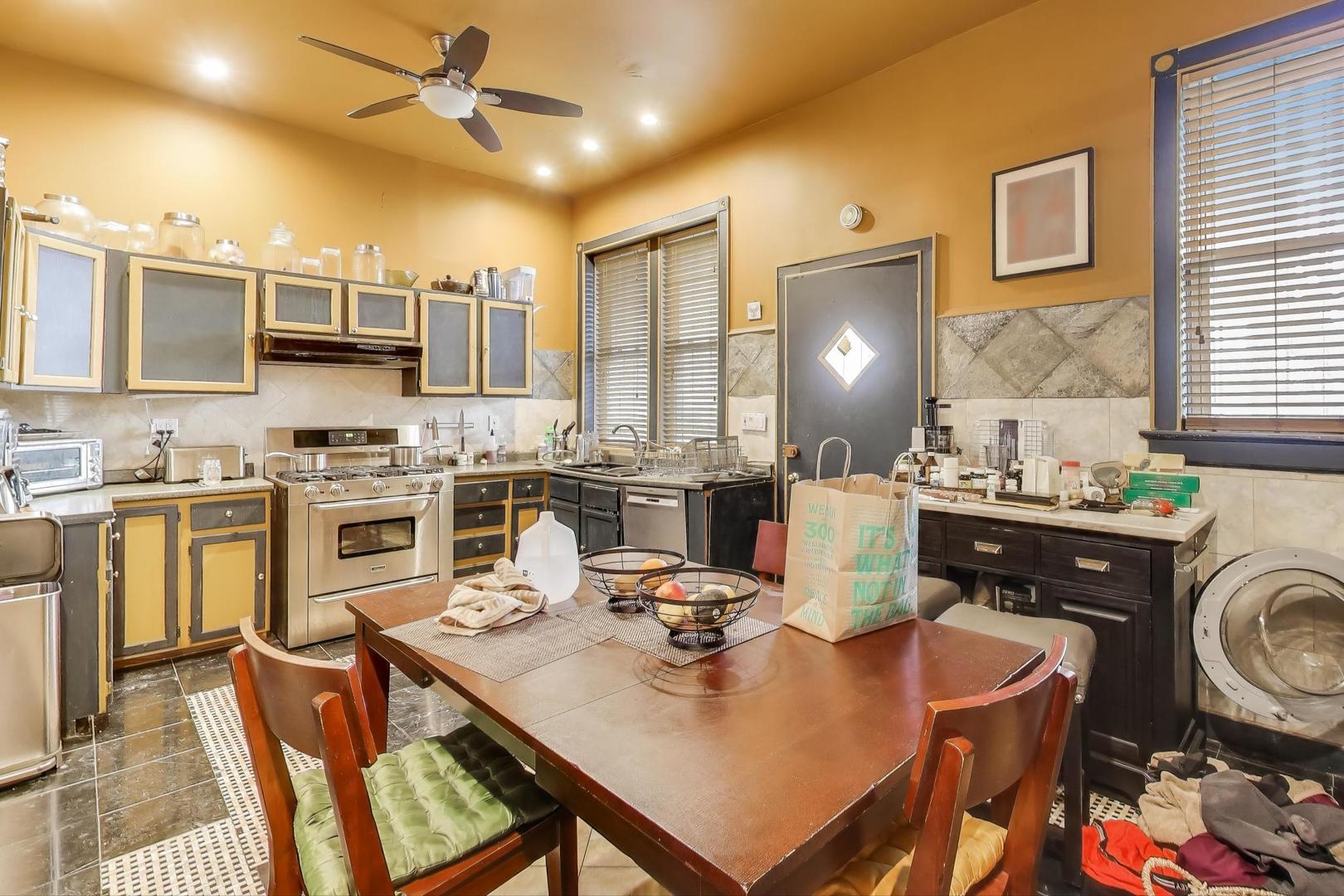 4507 S Michigan Avenue