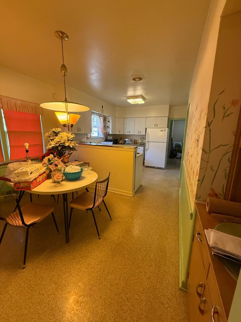 12157 S Perry Avenue