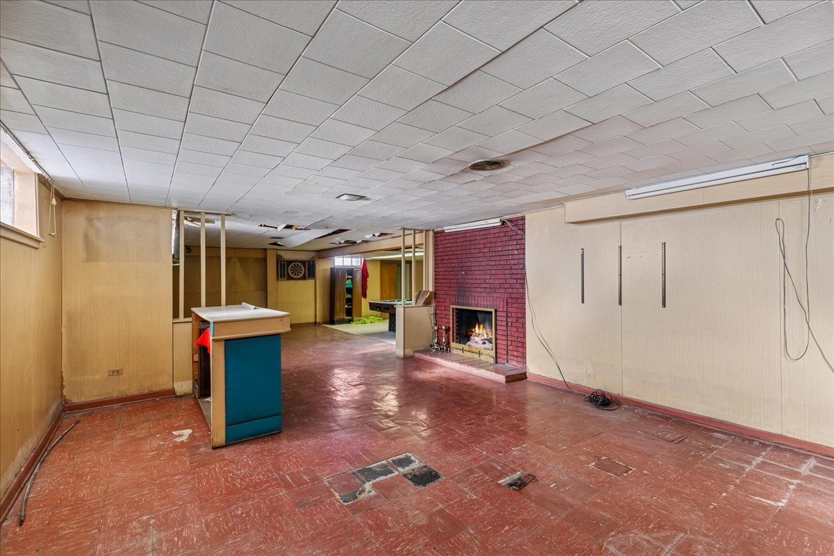 12157 S Perry Avenue