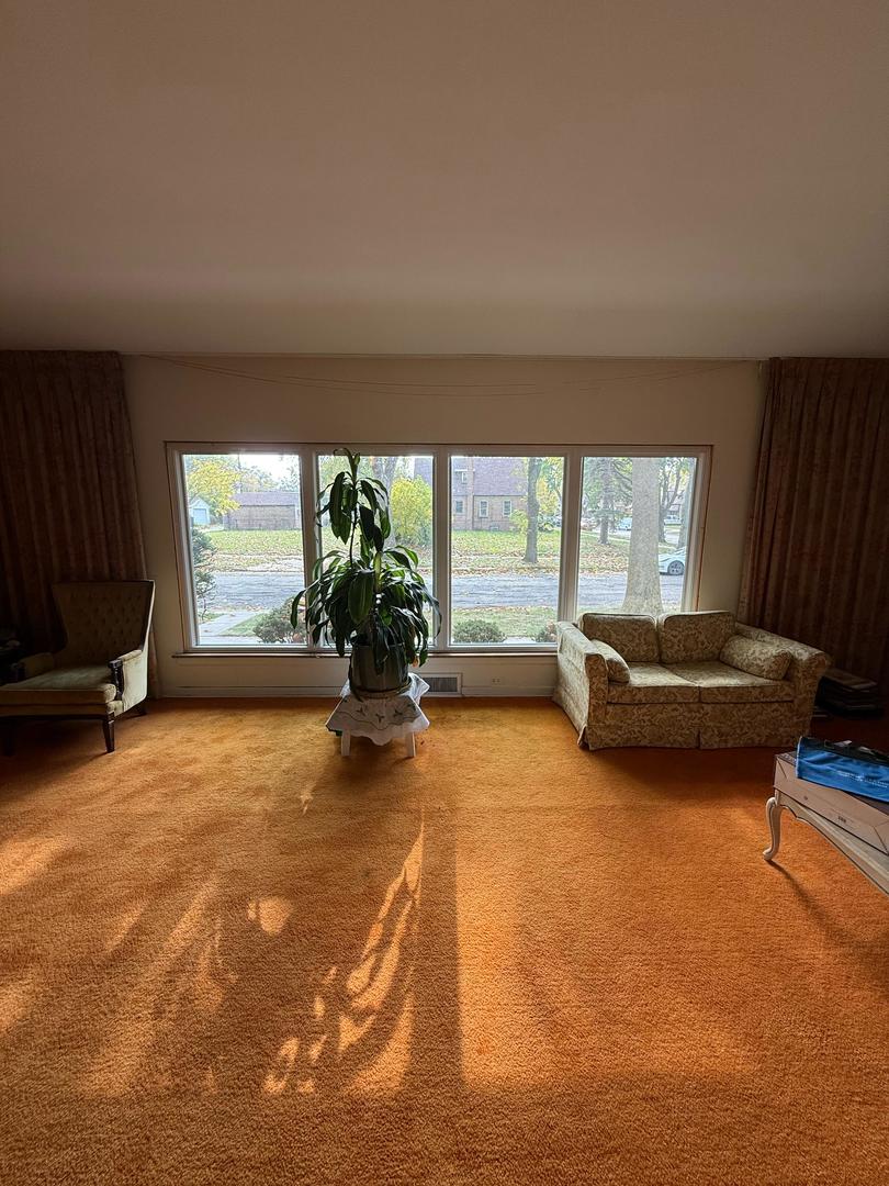 12157 S Perry Avenue