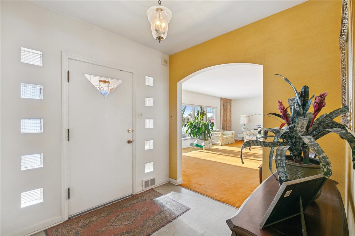 12157 S Perry Avenue