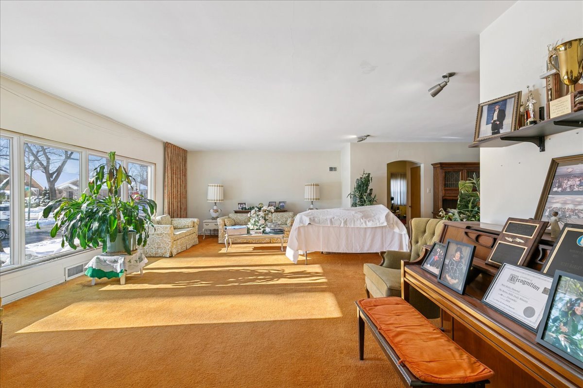 12157 S Perry Avenue