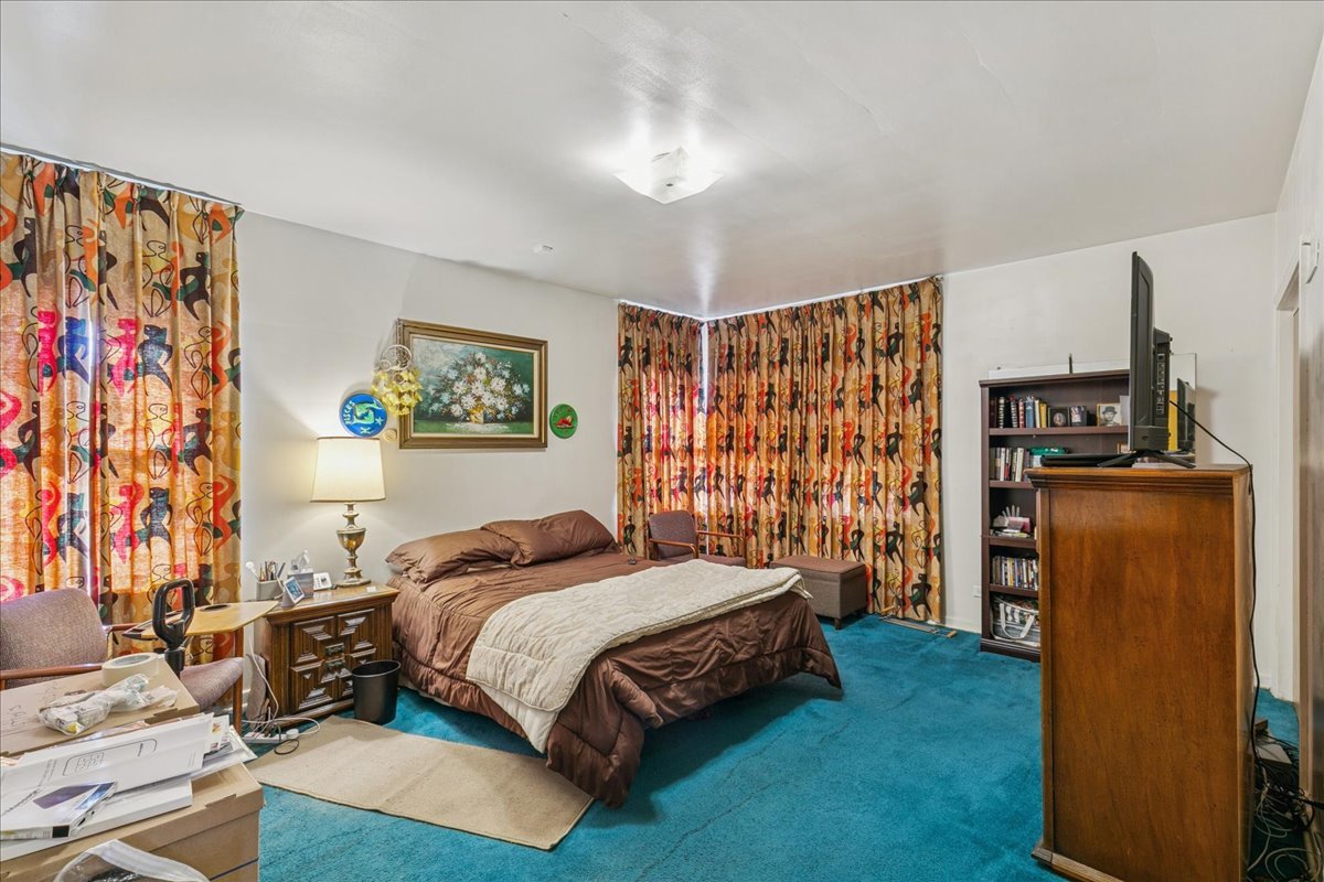 12157 S Perry Avenue