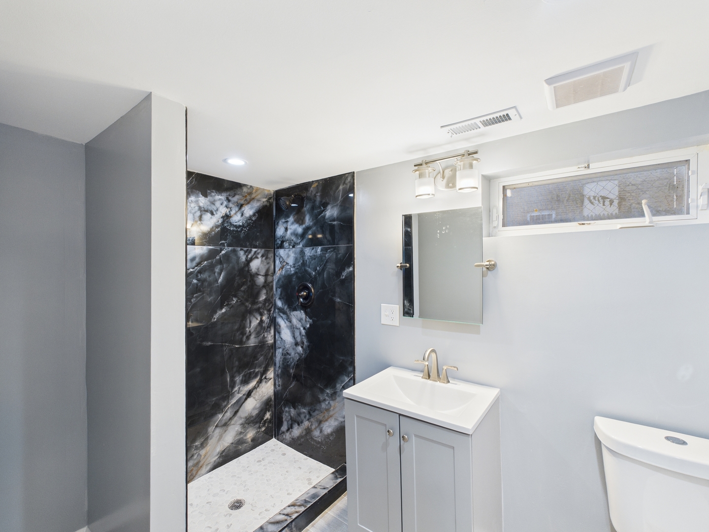 10036 S Saint Lawrence Avenue