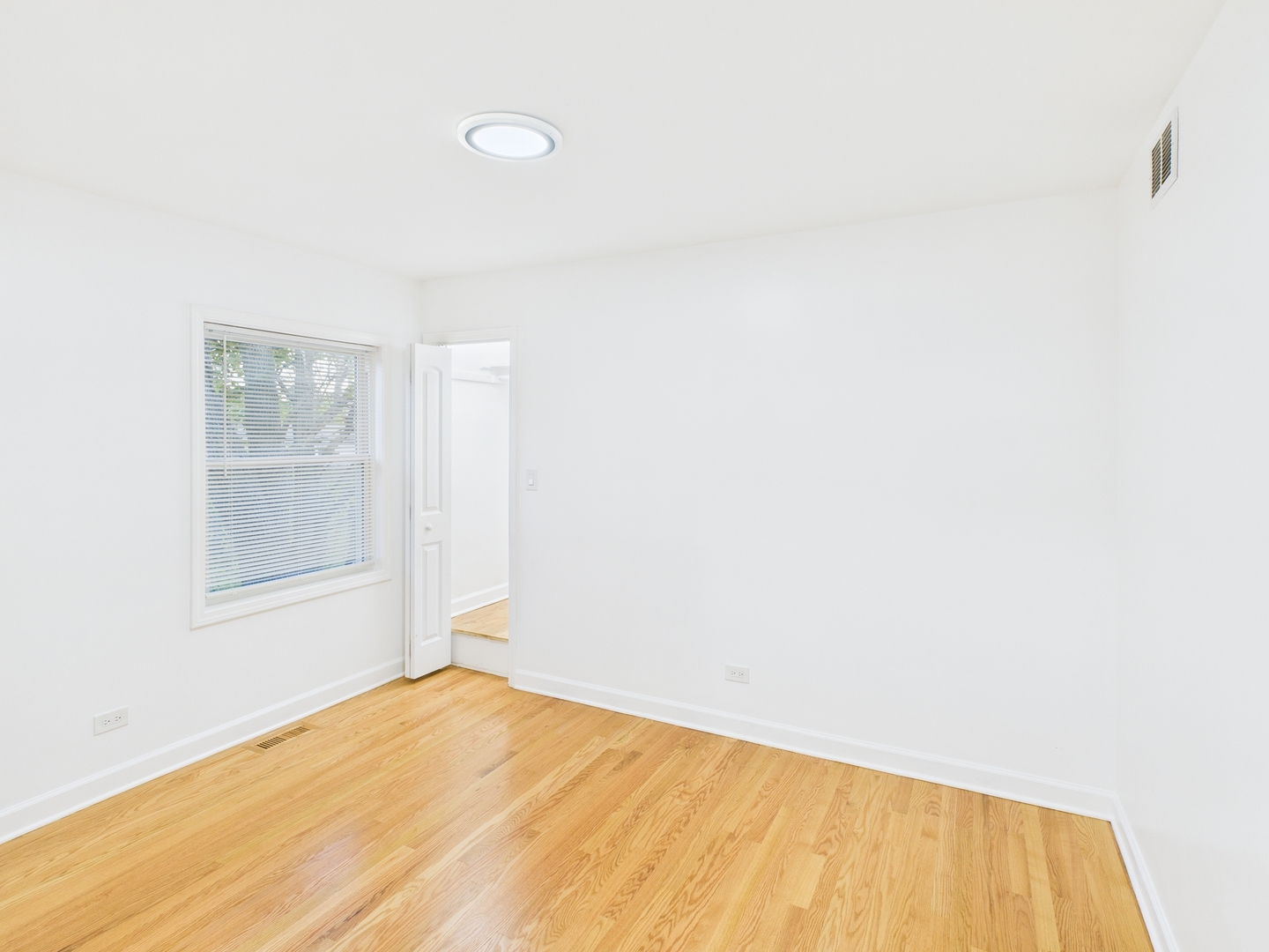 10036 S Saint Lawrence Avenue