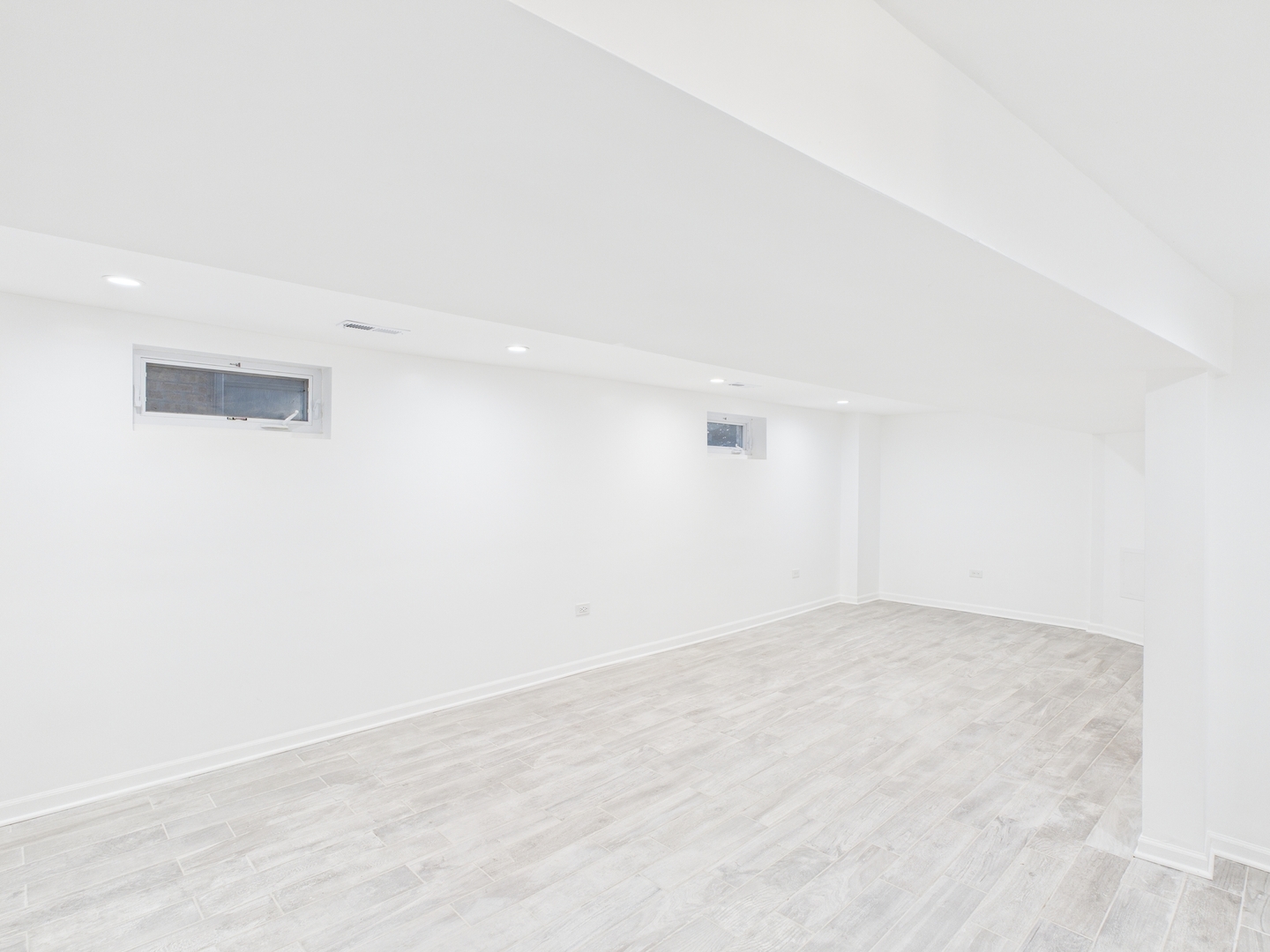 10036 S Saint Lawrence Avenue