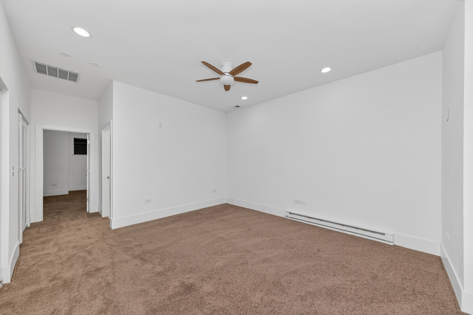 626 E Oakwood Boulevard