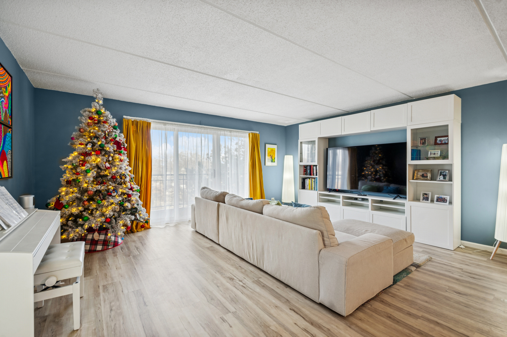 6400 W Berteau Avenue Unit: 308