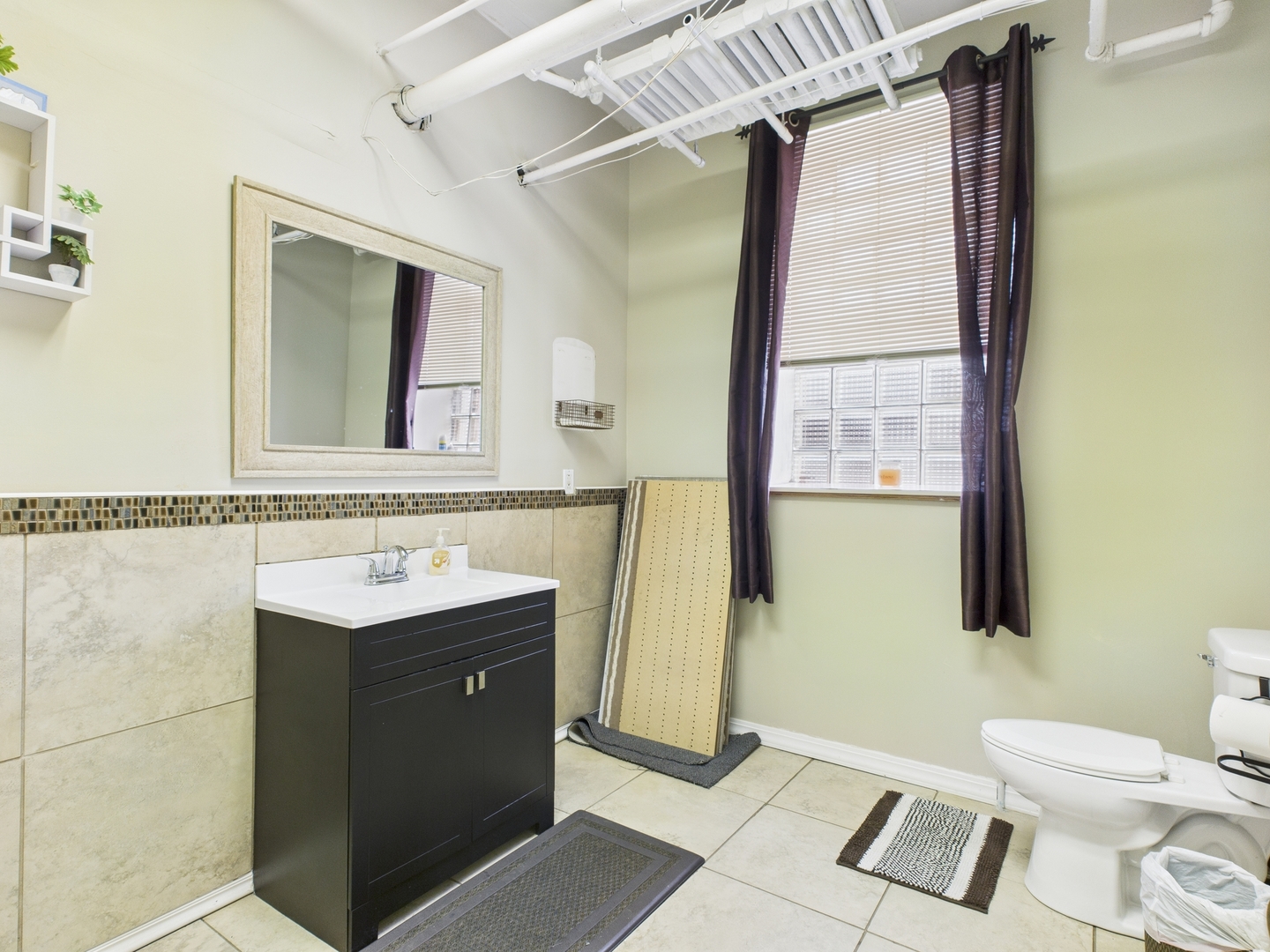 1651 N Karlov Avenue