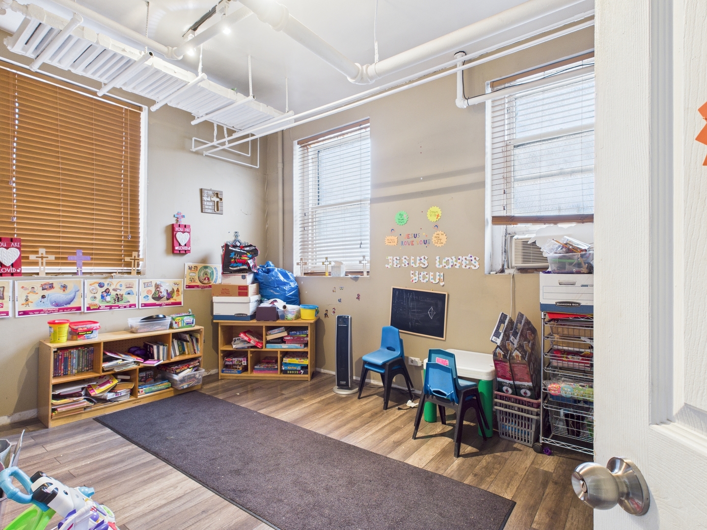 1651 N Karlov Avenue