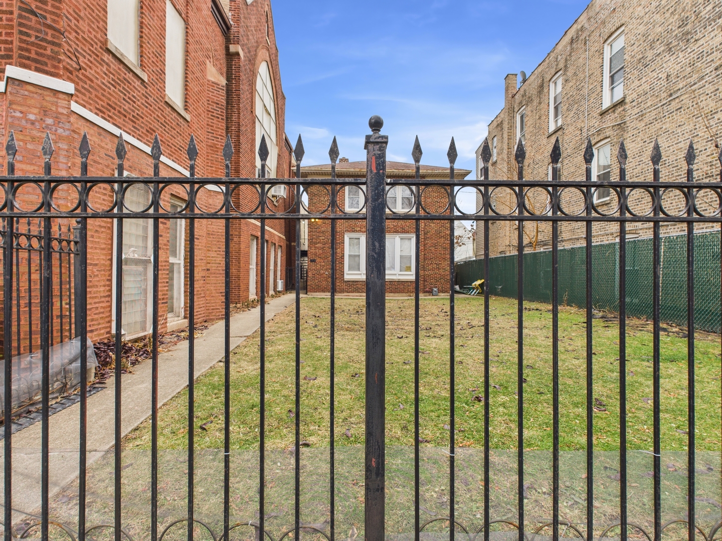 1651 N Karlov Avenue