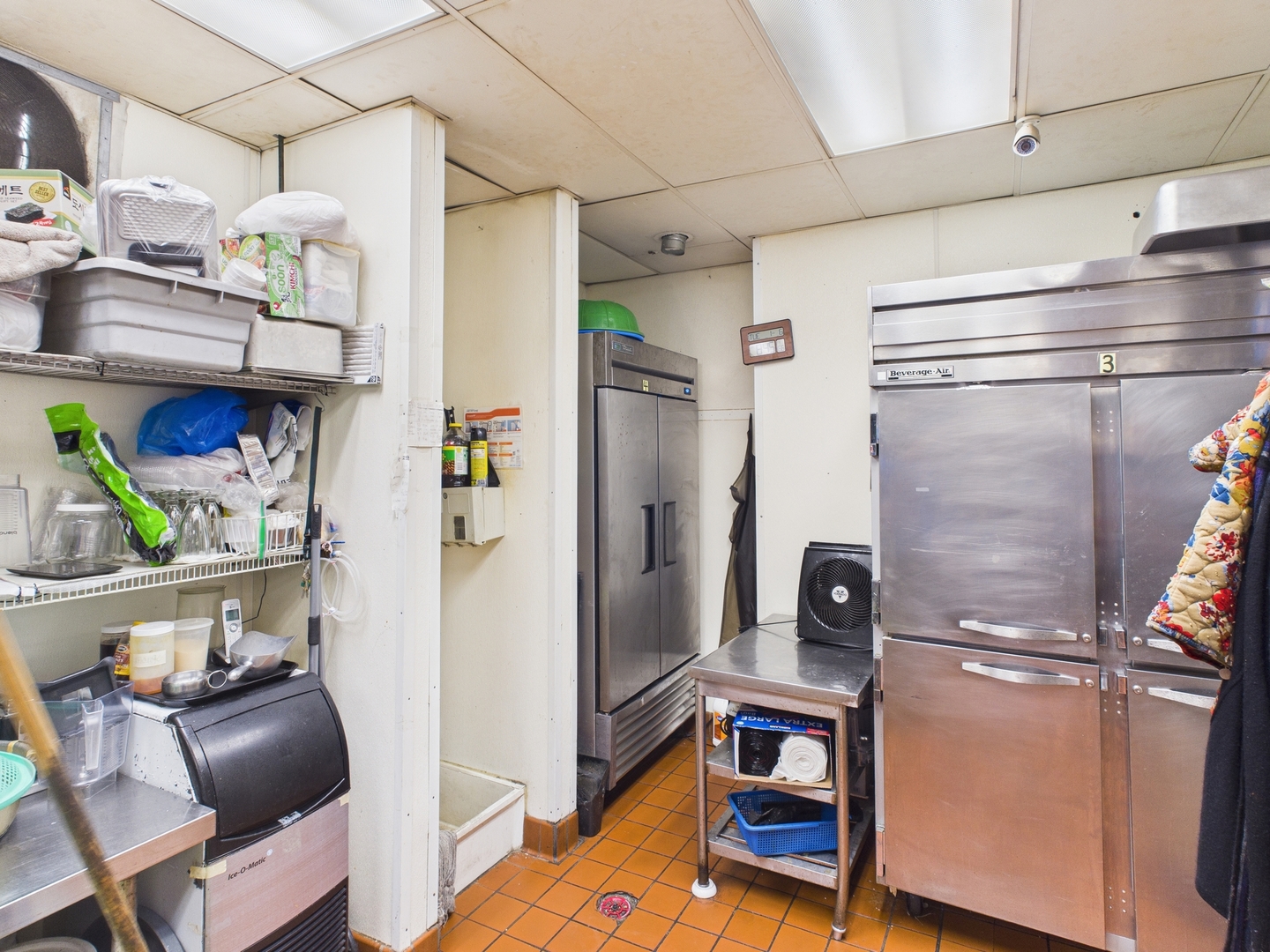 4203 W Lawrence Avenue