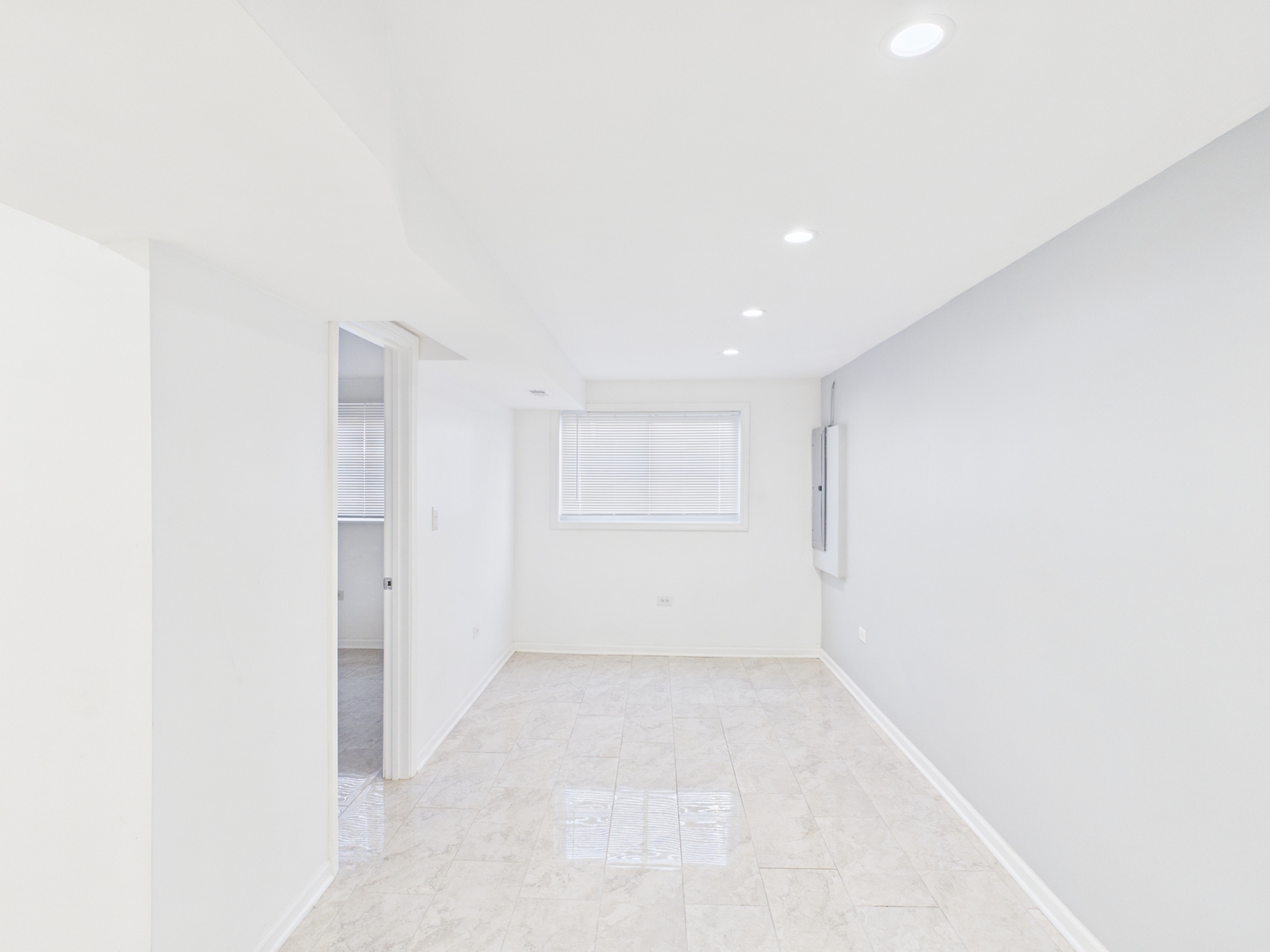 7230 S Champlain Avenue